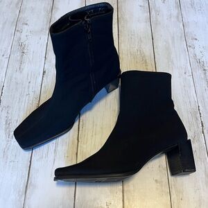 STUART WEITZMAN Black 2.5” Heel Boot Bootie Size